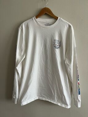 Vineyard Vines White Long-Sleeve Tee with USA Chest Graphic